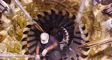 Salient pole winding and rotor refurbishment capability